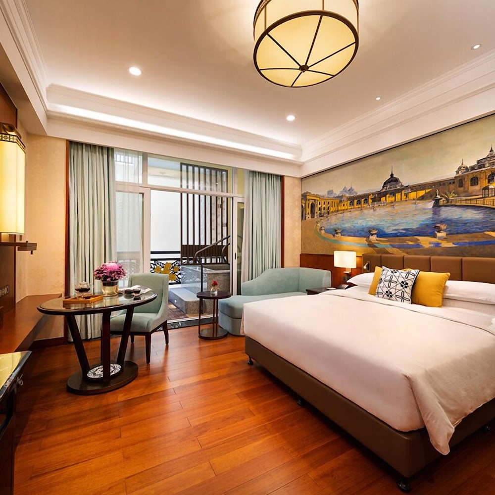 Hotspring Superior King Bed Room photo 2