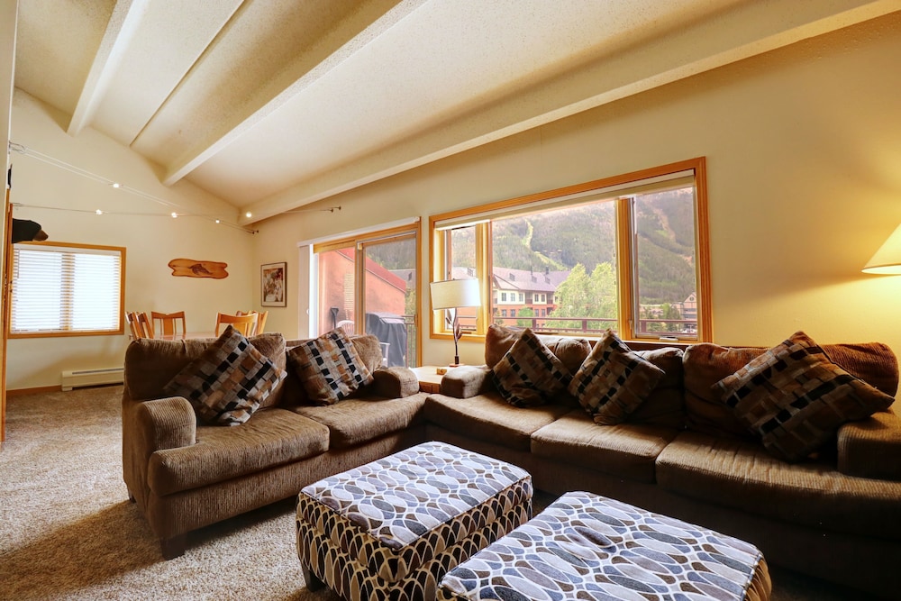Condo, 3 Bedrooms photo 2