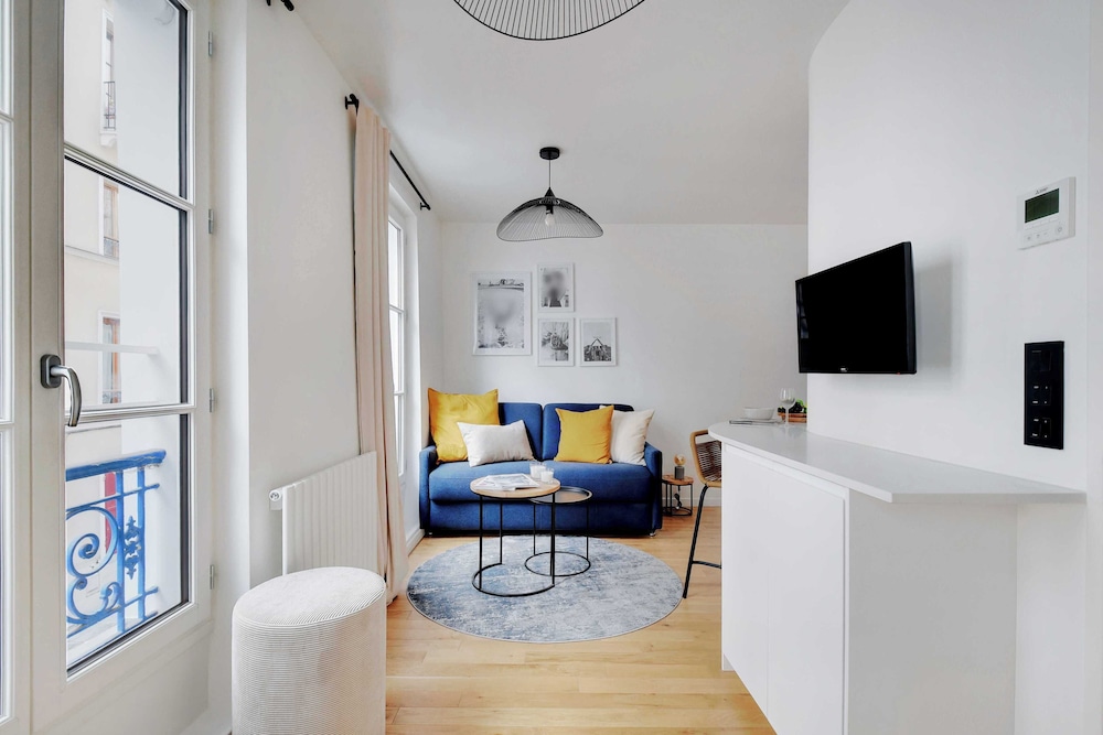 Apartment 1 (GW-33-CREMIEUX-1) photo 2
