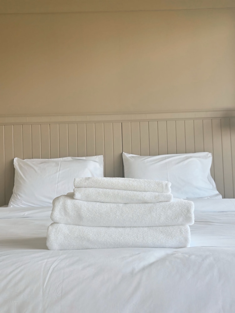 Comfort Condo, 1 King Bed with Sofa bed photo 1