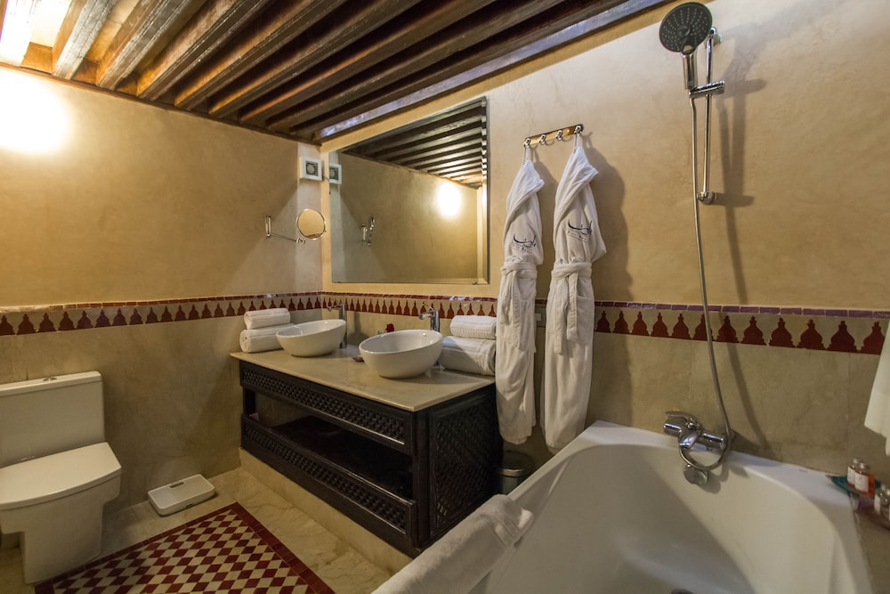 Superior Suite, Private Bathroom, Pool View (Ambassadeur) photo 2
