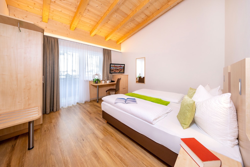 Classic Double Room, 1 Bedroom, Balcony photo 1