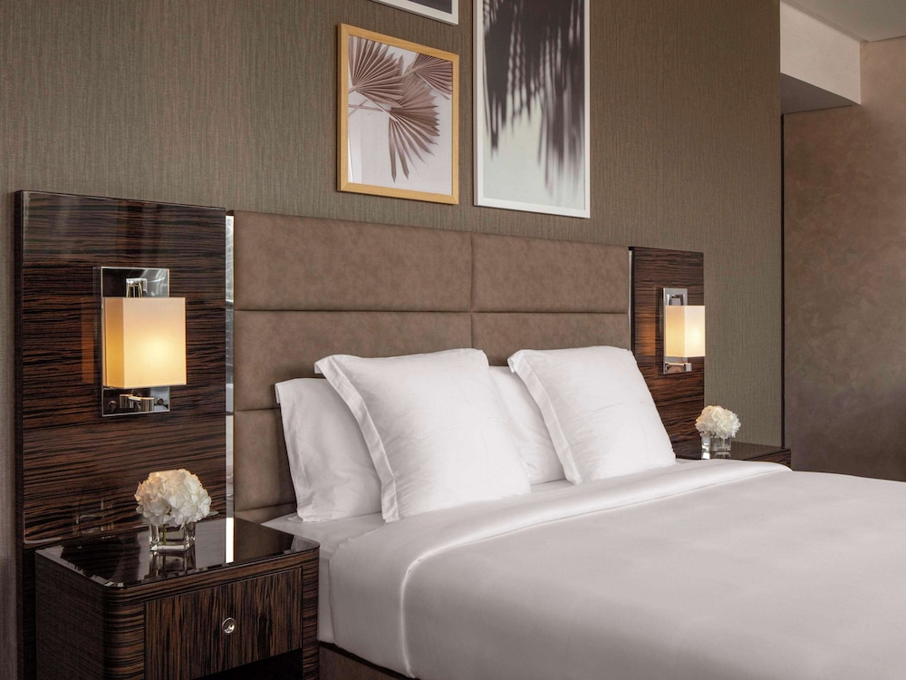 Room, Balcony, Canal View (General Admission King)