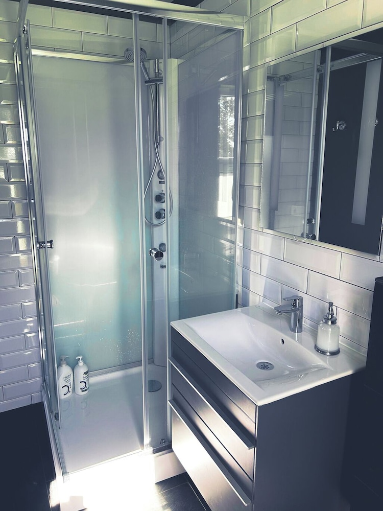 Suite, Private Bathroom photo 3