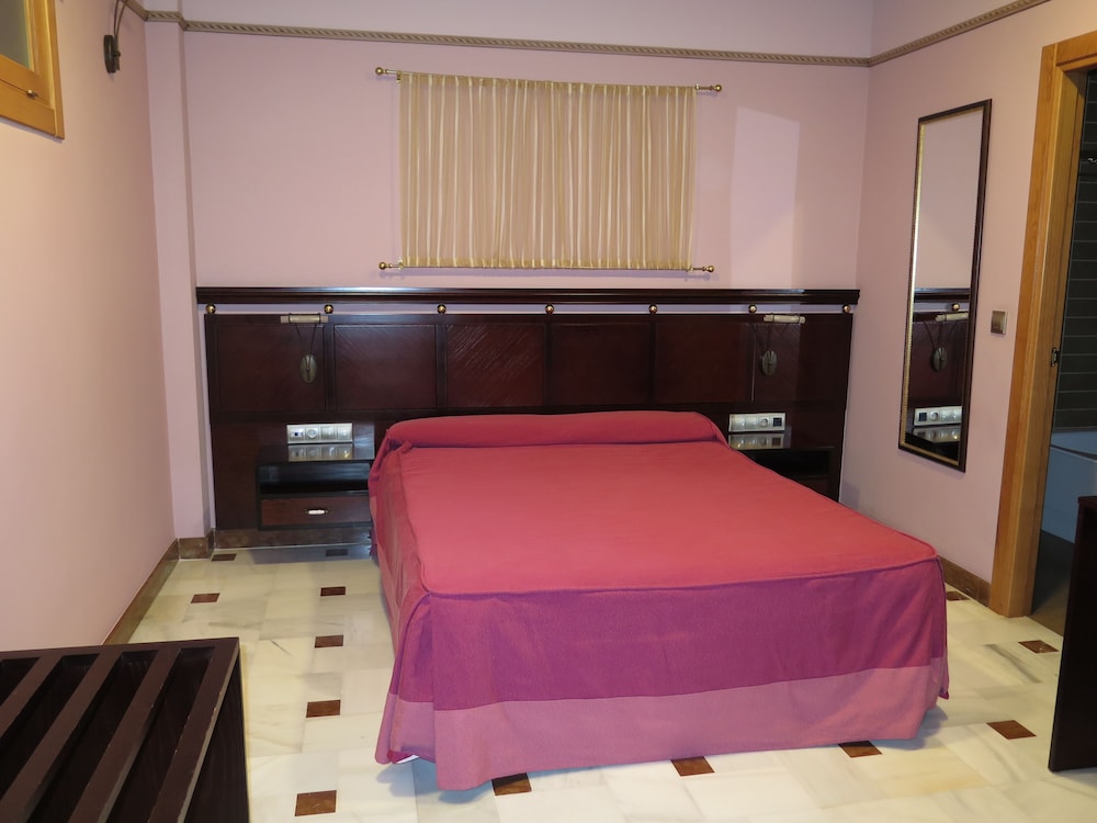 Basic Double Room photo 3