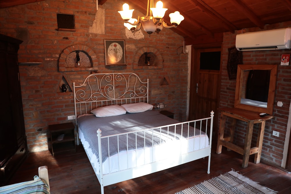 Standard Room, 1 Bedroom, Ensuite, Garden View