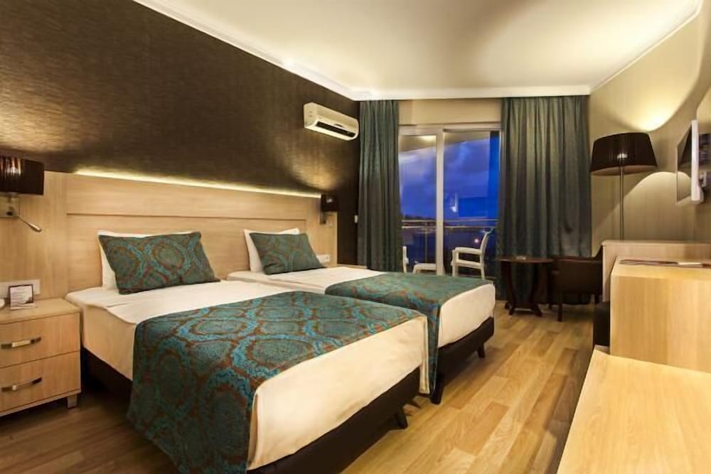 Standard Triple Room, Sea View