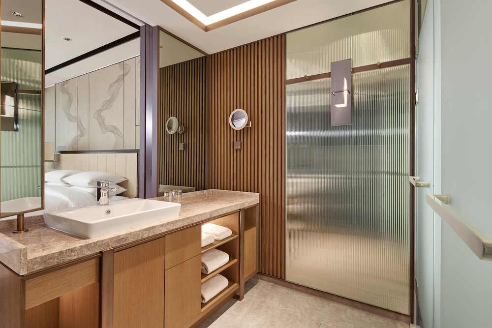 Club Room, 2 Double Beds - Photo 7