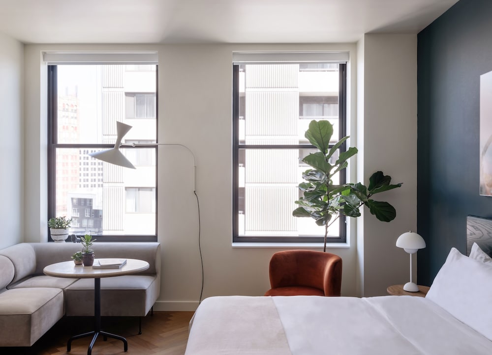 Standard Room, 1 King Bed (King Studio Accessible)