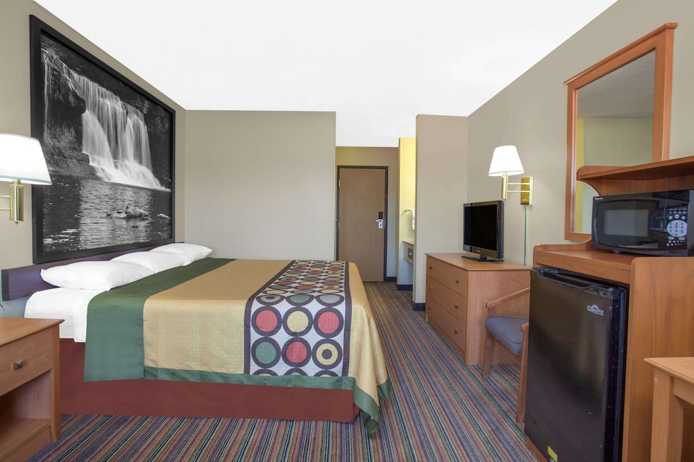 Standard Room, 1 King Bed - Photo 1