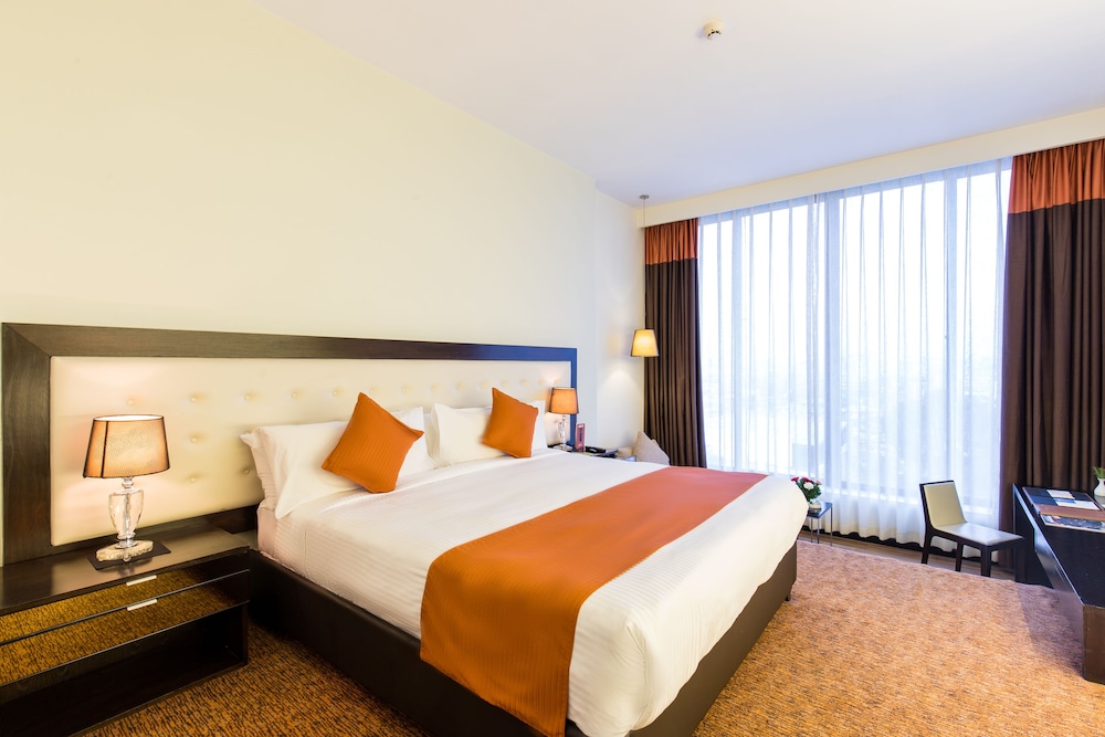Deluxe Room, 1 Bedroom, Mountain View photo 2