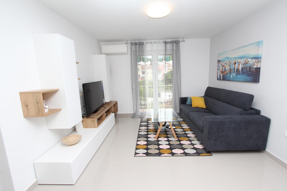 Apartment, 2 Bedrooms - Photo 3