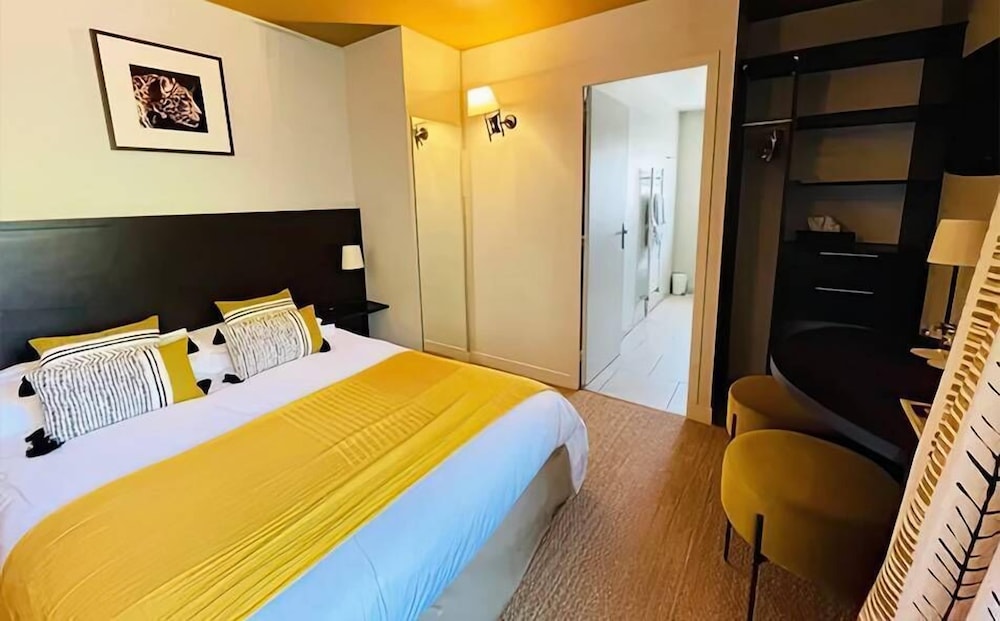 Superior Double Room, Private Bathroom, Garden View (Double 4)