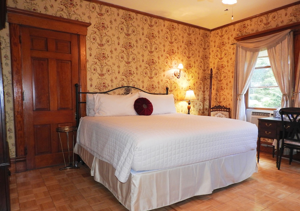 Champaign Room (2nd Floor) photo 1
