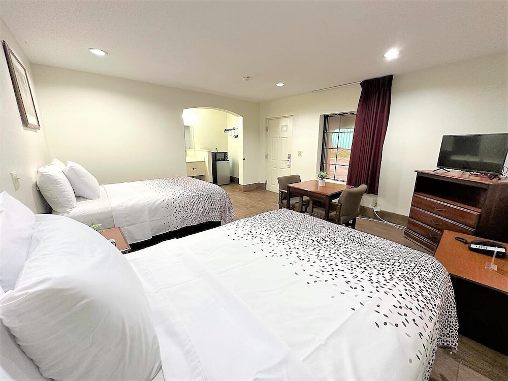 Standard Double Room, 2 Double Beds, Smoking photo 1