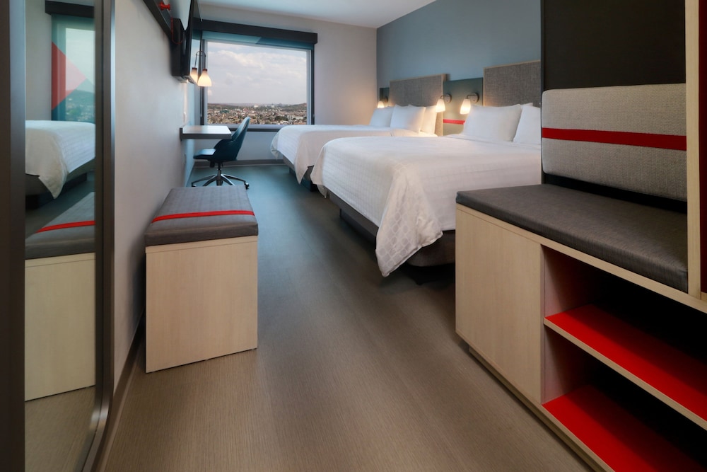 Standard Room, 2 Queen Beds - Photo 6
