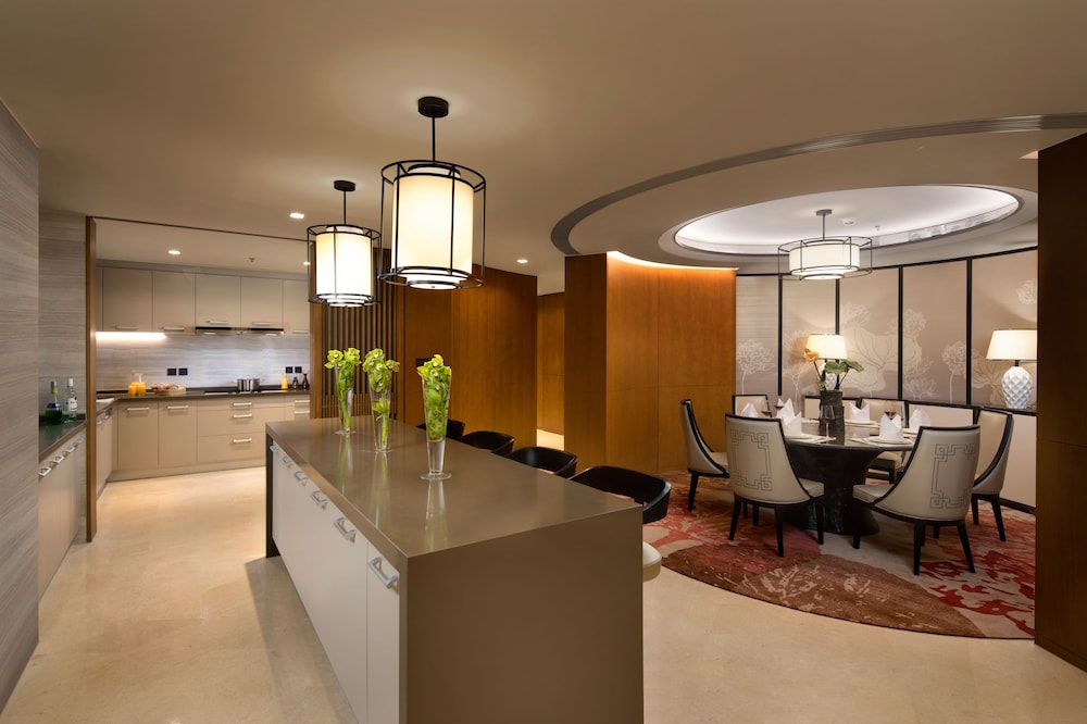 Three-Bedroom Premier photo 1
