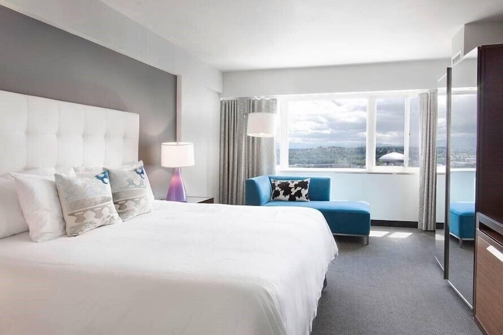 Executive Room, 1 King Bed - Photo 2