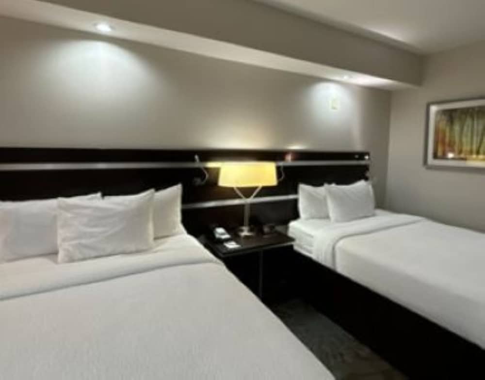 Room, 1 King Bed (Hearing Accessible) photo 2