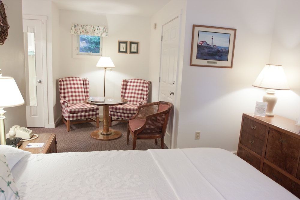 Standard Room, 1 Queen Bed - Photo 15