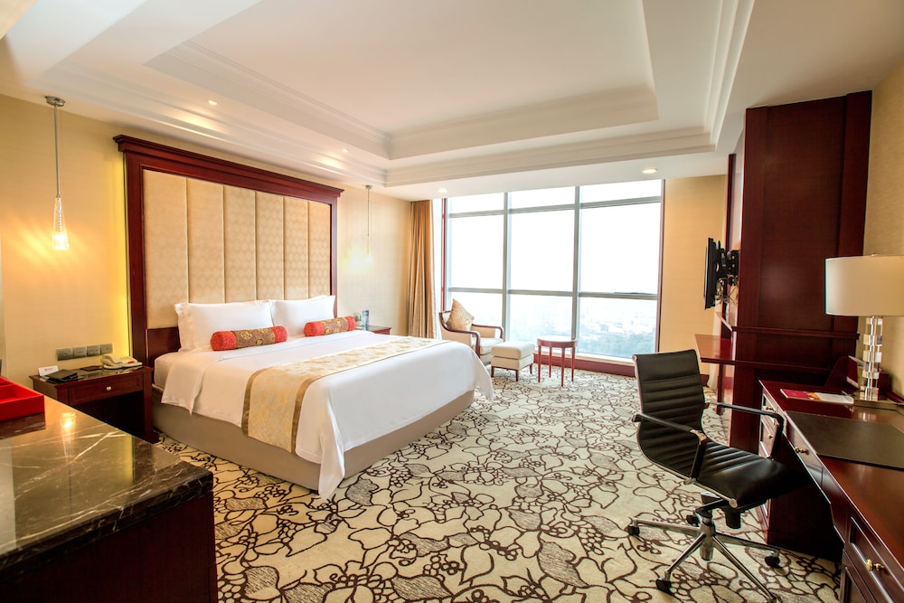 Superior Room, Garden View (King Bed) - Photo 1