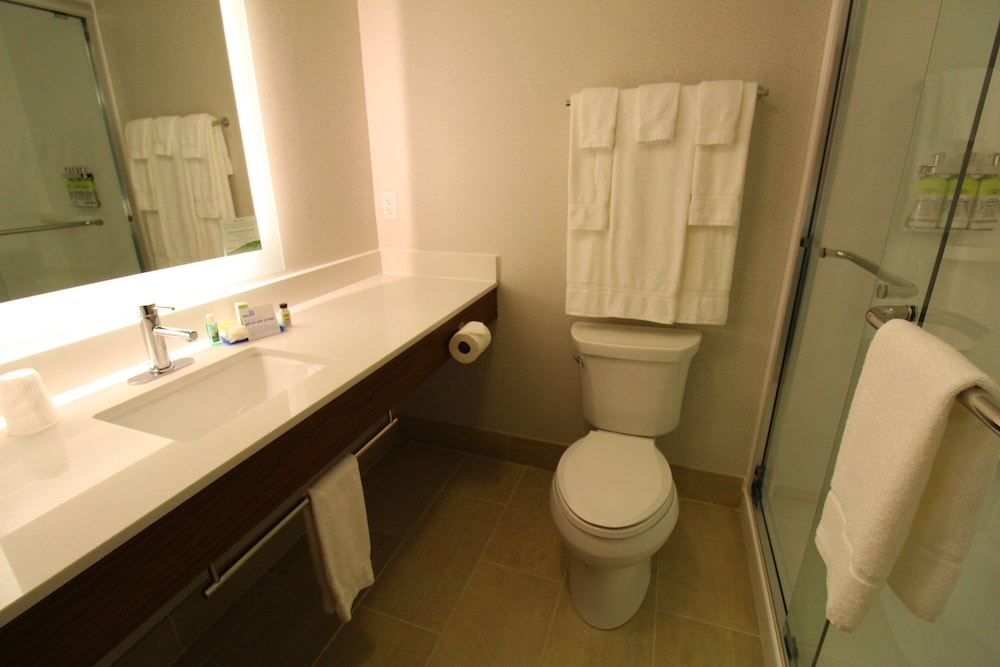 Standard Room, Multiple Beds - Photo 2