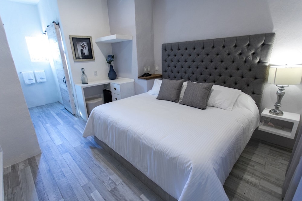 Standard Room photo 2