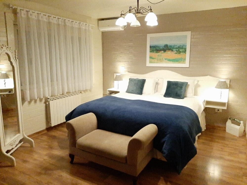 Suite, Fireplace