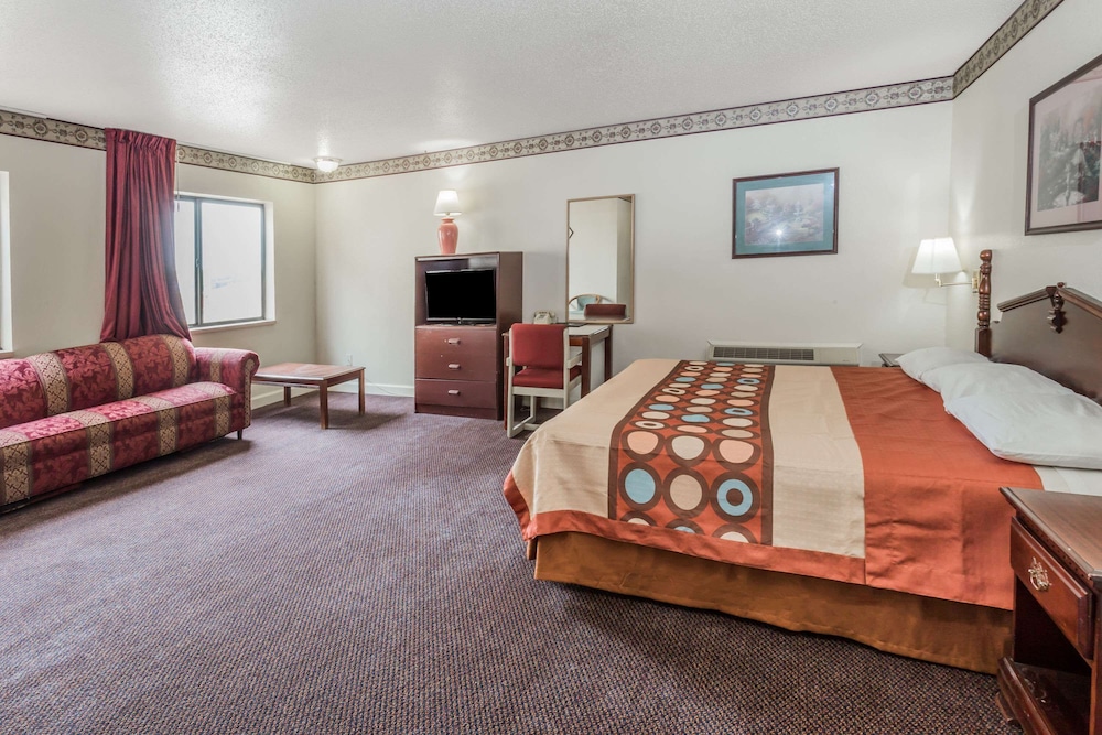 Studio Suite, 1 King Bed, Non Smoking - Photo 3