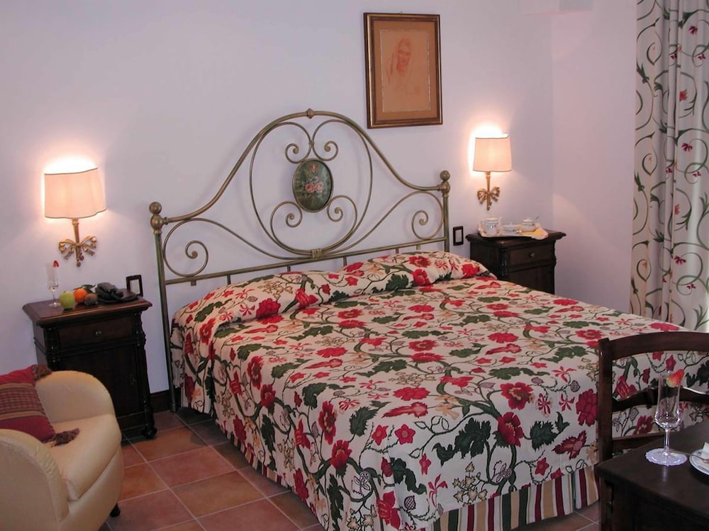 Classic Double or Twin Room - Photo 4