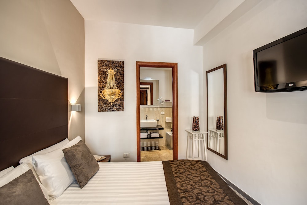 Design Double or Twin Room thumbnail 6