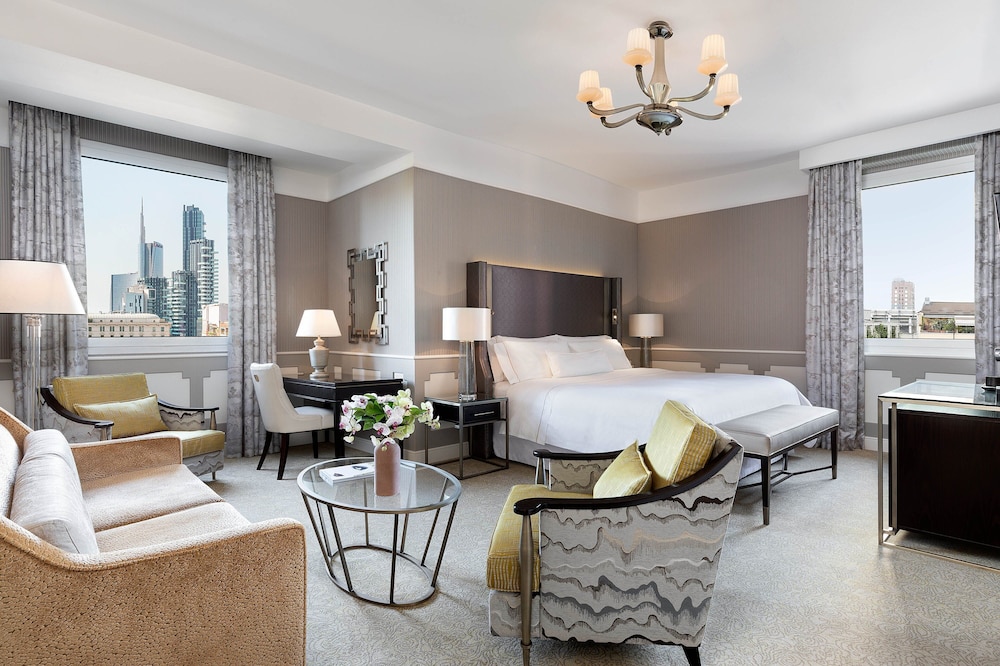Grand Room, 1 King Bed