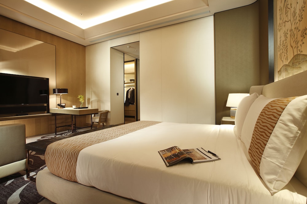 Executive Room, 1 King Bed photo 3