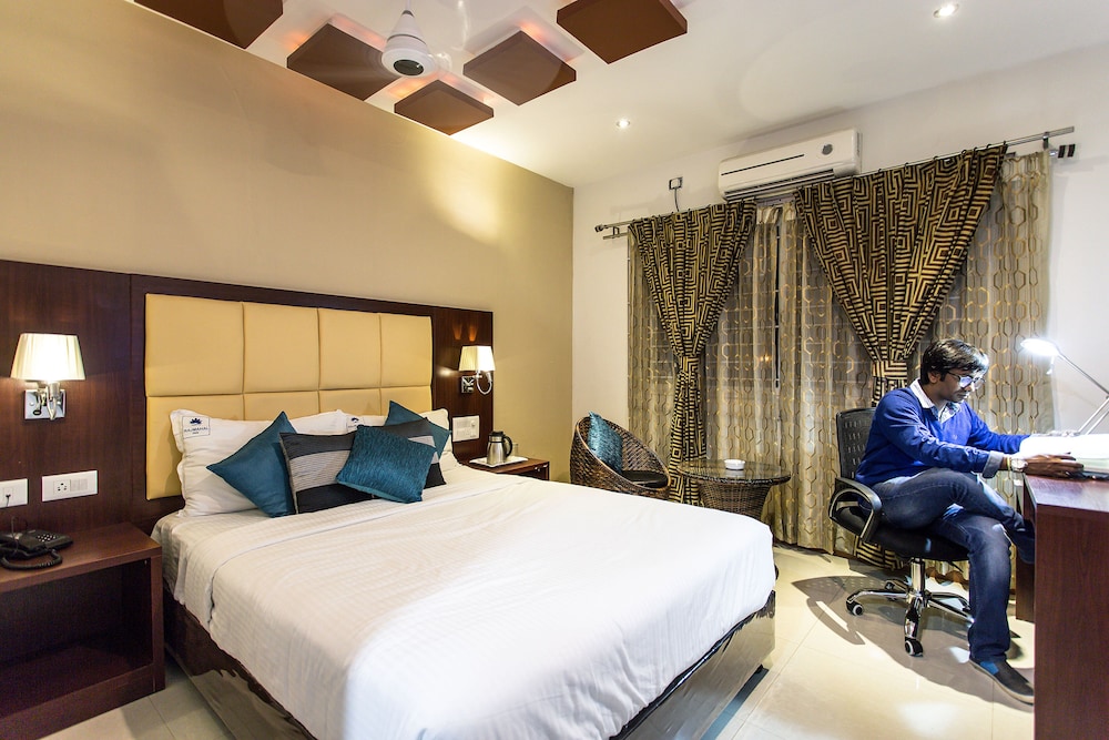 Standard Double Room, City View photo 3