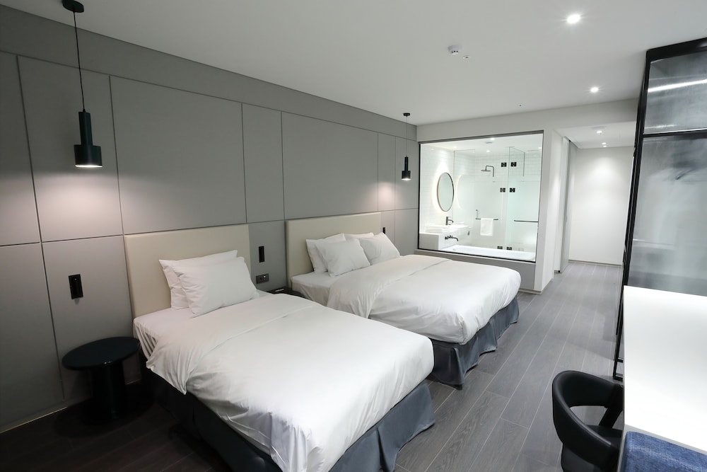 Deluxe Twin Room - Photo 1