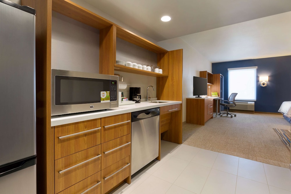 Studio, 1 Queen Bed, Accessible, Non Smoking (W/ Bathtub)