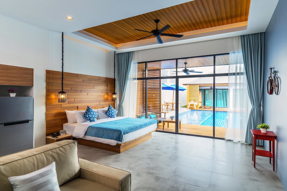 Vann Pool Suite