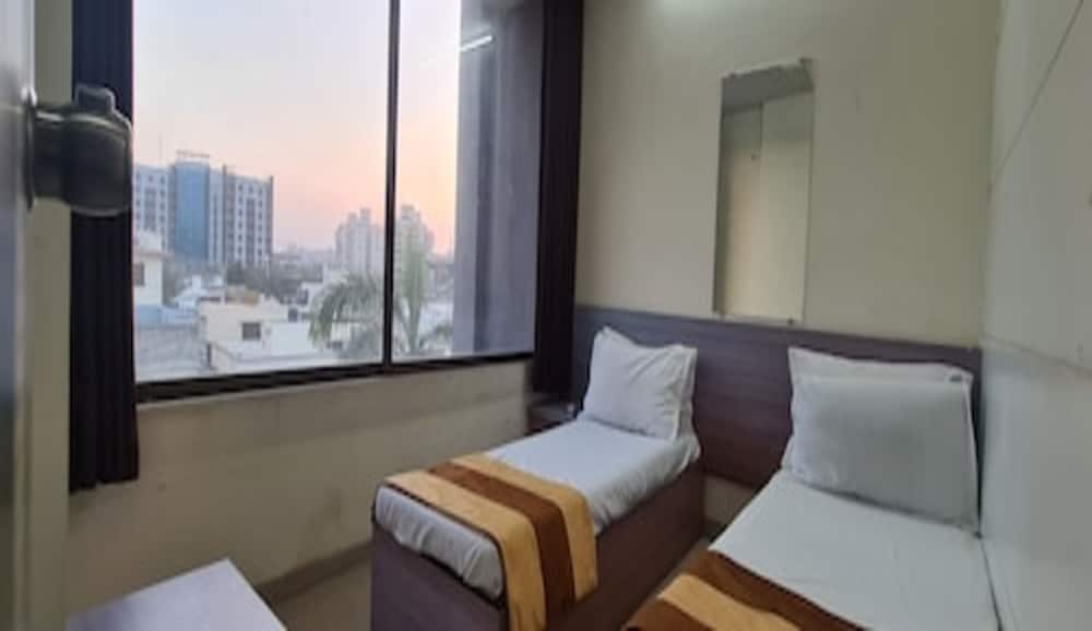 Deluxe Twin Room, City View