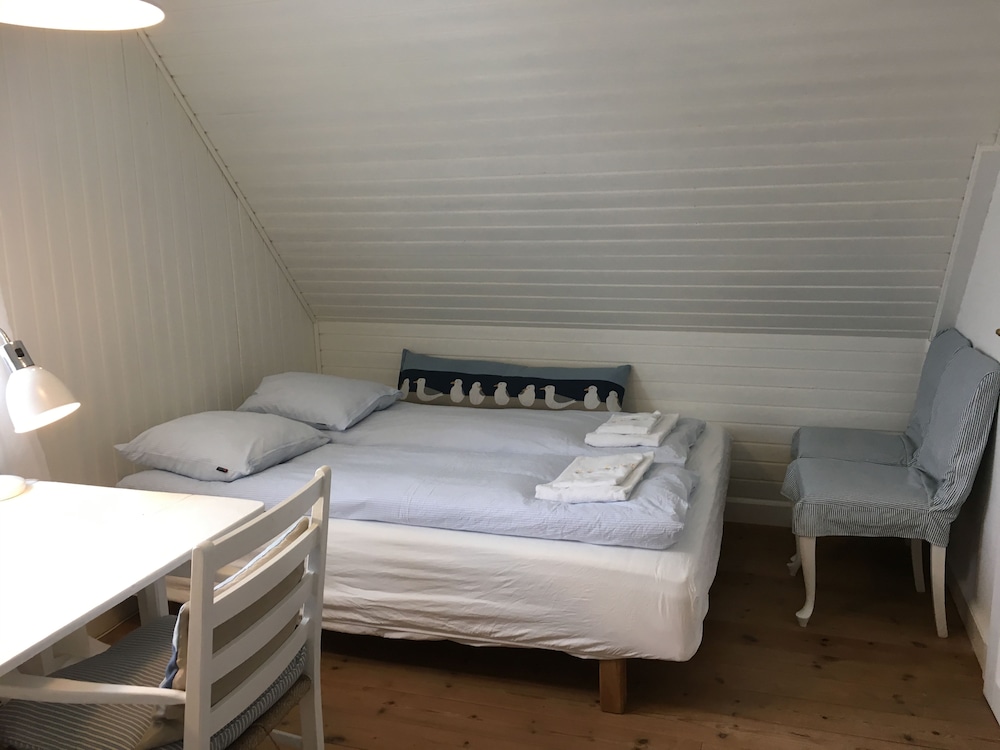 Family Double Room, 2 Queen Beds photo 2