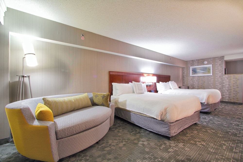 Room, Multiple Beds - Photo 1