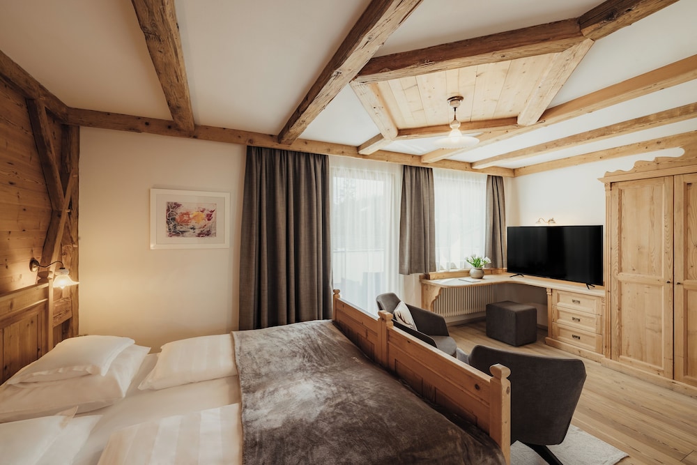 Panoramic Suite, 2 Bedrooms, Mountain View photo 1