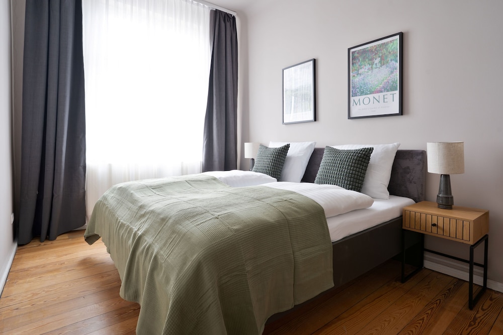 Comfort Apartment, 3 Bedrooms, Balcony photo 1