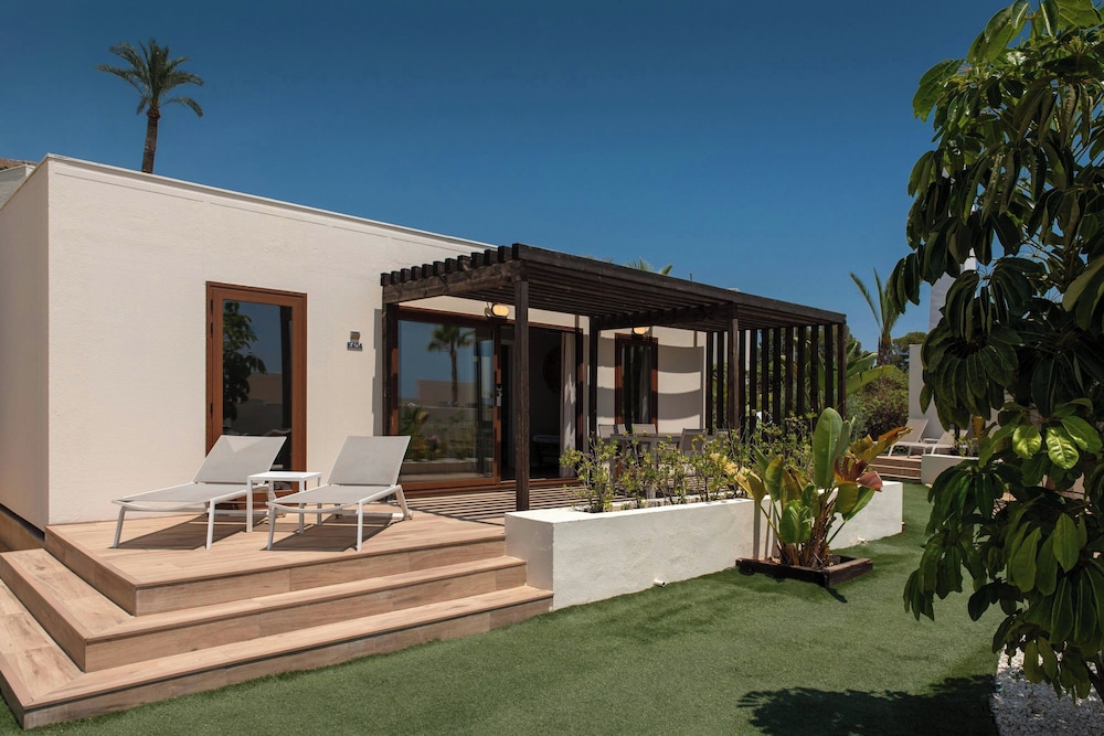 Premium Villa, 2 Twin Beds, Resort View (Balcony) - Photo 6