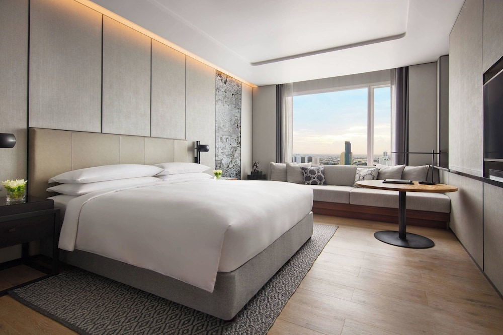 Club Room, 1 King Bed