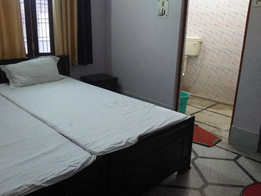 Five Bed Room photo 1