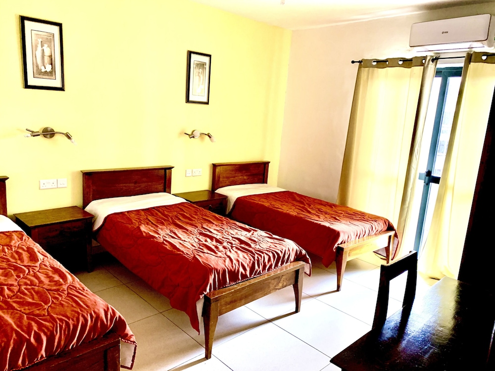 Triple bed One bedroom (3 beds)