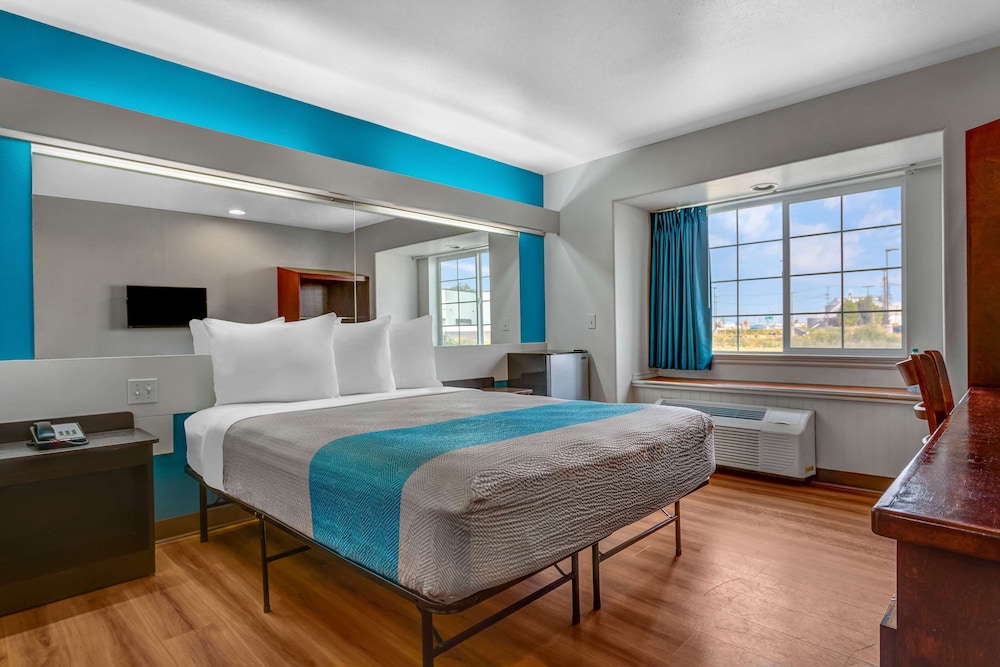 Standard Room, 1 Queen Bed, Accessible, Non Smoking photo 1
