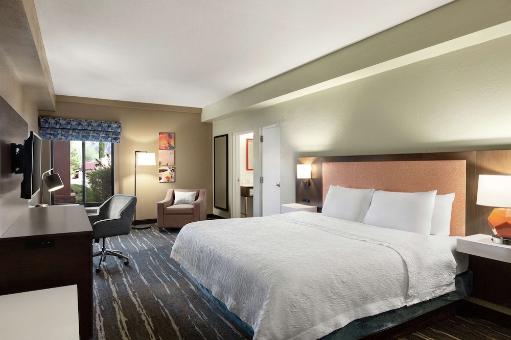 Room, 1 King Bed, Non Smoking - Photo 4