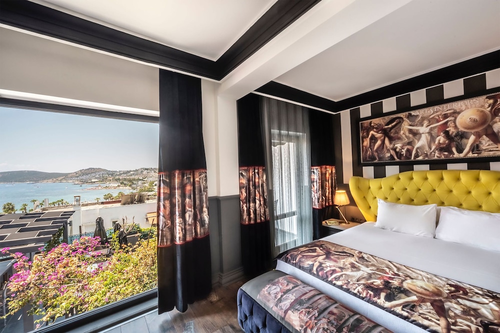 Panoramic Room, 1 King Bed photo 3