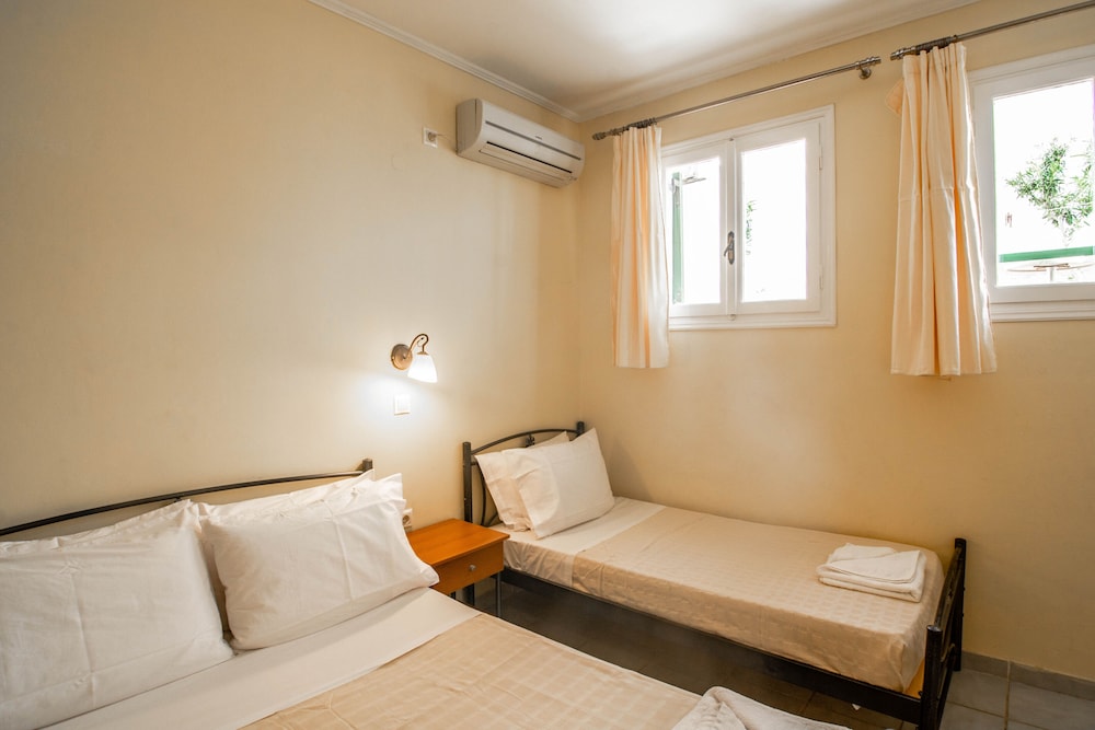 Economy Quadruple Room